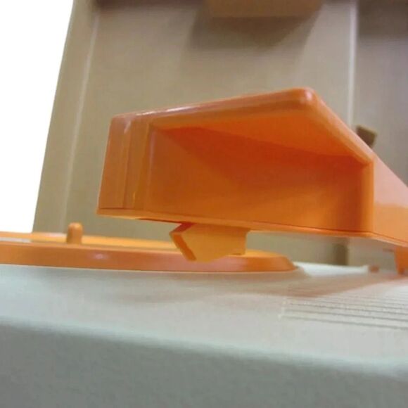 Vintage 1978 Fisher-Price Portable Record Player - Model 825 - Picture 5 of 11